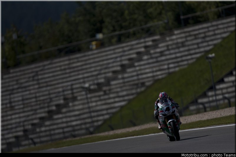 sbk_rea_002_allemagne_nurburgring_2011