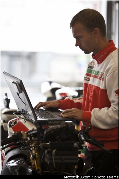 sbk_rea_006_allemagne_nurburgring_2011