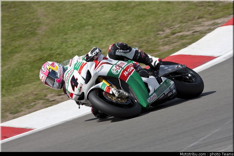 sbk_rea_019_allemagne_nurburgring_2011