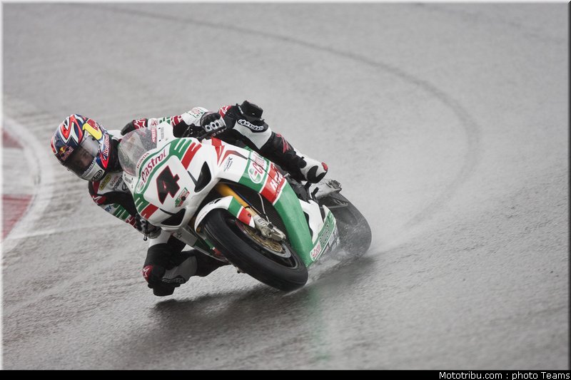 sbk_rea_030_allemagne_nurburgring_2011