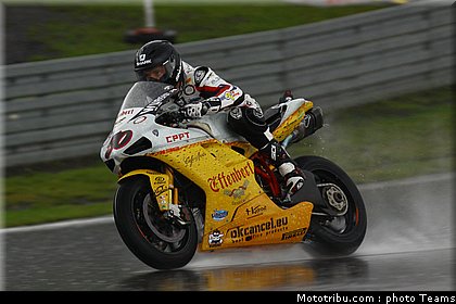 sbk_guintoli_002_allemagne_nurburgring_2011.jpg