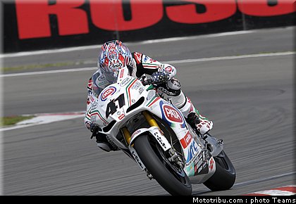 sbk_haga_010_allemagne_nurburgring_2011.jpg