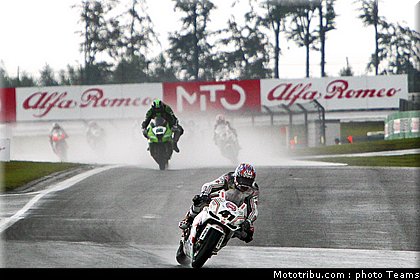 sbk_haga_013_allemagne_nurburgring_2011.jpg
