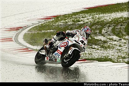 sbk_haga_014_allemagne_nurburgring_2011.jpg