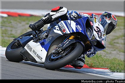 sbk_melandri_004_allemagne_nurburgring_2011.jpg