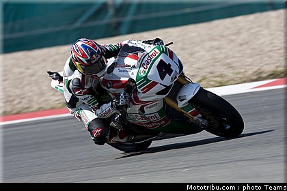 sbk_rea_004_allemagne_nurburgring_2011.jpg