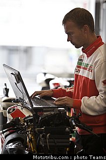 sbk_rea_006_allemagne_nurburgring_2011.jpg