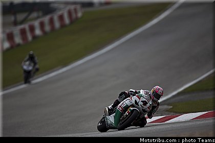 sbk_rea_010_allemagne_nurburgring_2011.jpg