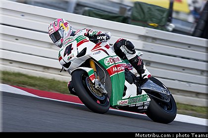 sbk_rea_011_allemagne_nurburgring_2011.jpg