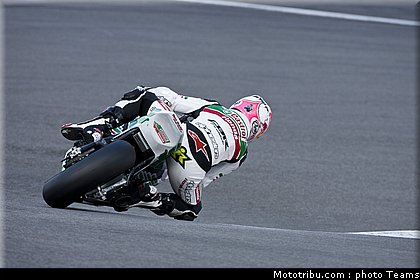 sbk_rea_015_allemagne_nurburgring_2011.jpg