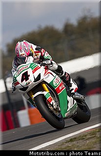 sbk_rea_017_allemagne_nurburgring_2011.jpg