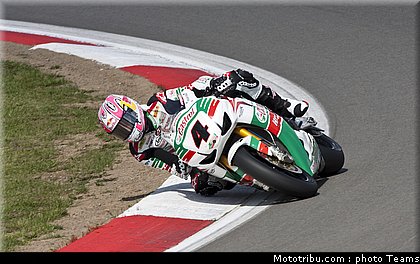sbk_rea_020_allemagne_nurburgring_2011.jpg