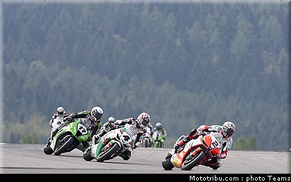 sbk_sbk_027_allemagne_nurburgring_2011.jpg