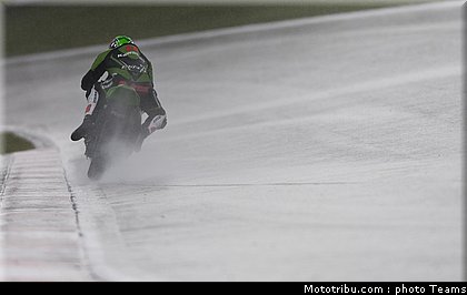 sbk_sykes_007_allemagne_nurburgring_2011.jpg