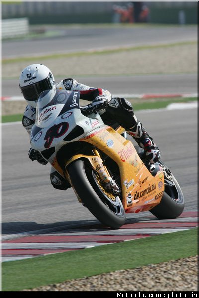 sbk_guintoli_004_italie_imola_2011