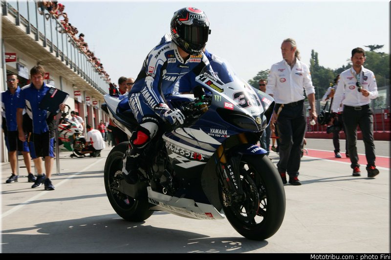 sbk_melandri_001_italie_imola_2011