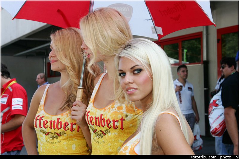 sbk_pitbabe_003_italie_imola_2011