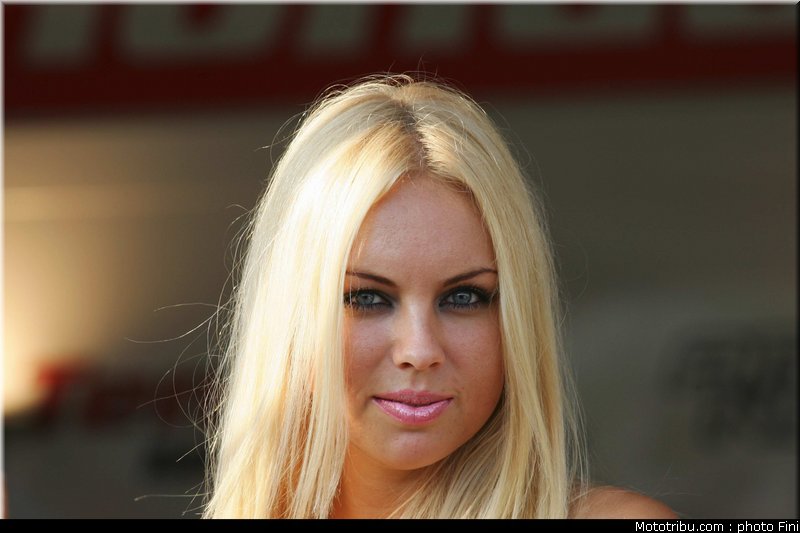 sbk_pitbabe_040_italie_imola_2011