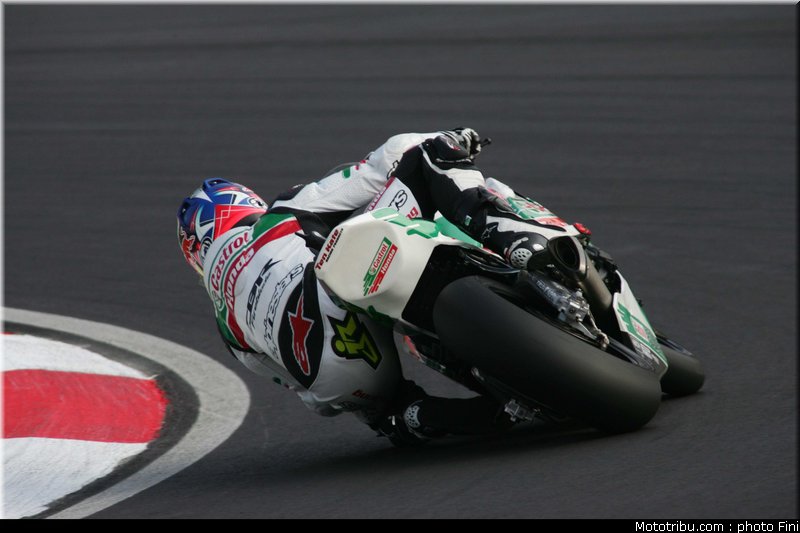 sbk_rea_008_italie_imola_2011