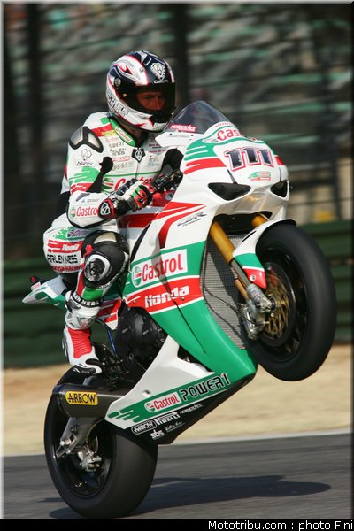 sbk_xaus_002_italie_imola_2011