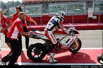 sbk_checa_001_italie_imola_2011.jpg