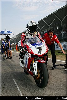 sbk_checa_003_italie_imola_2011.jpg
