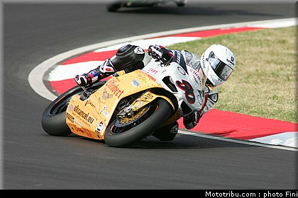 sbk_guintoli_001_italie_imola_2011.jpg