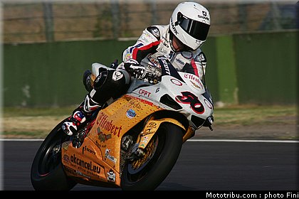 sbk_guintoli_003_italie_imola_2011.jpg