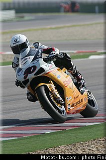 sbk_guintoli_004_italie_imola_2011.jpg