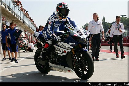 sbk_melandri_001_italie_imola_2011.jpg