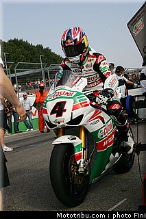 sbk_rea_004_italie_imola_2011.jpg