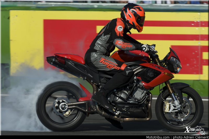 sbk_ambiance_012_france_magny_cours_2011