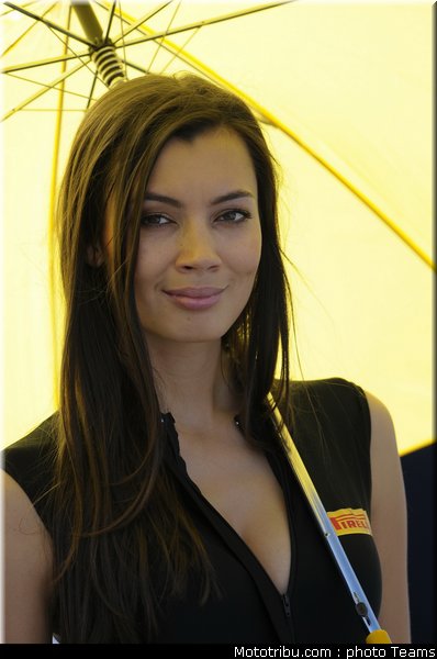 sbk_pitbabe_009_france_magny_cours_2011