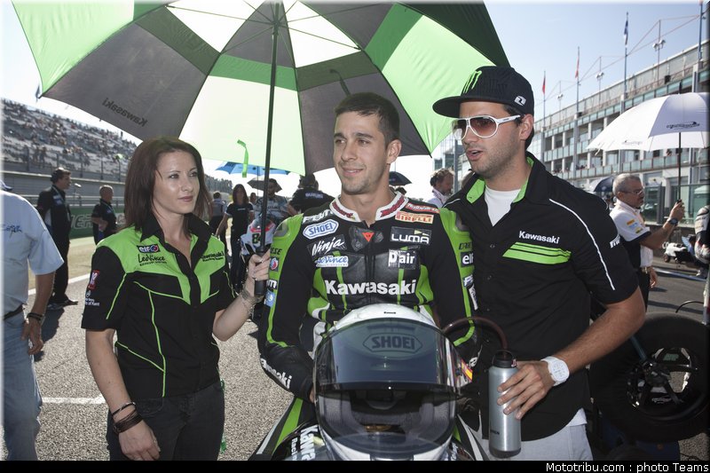 sbk_pitbabe_014_france_magny_cours_2011