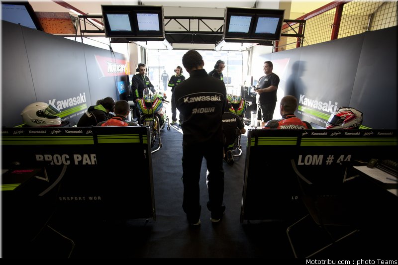 supersport_kawasaki_003__france_magny_cours_2011