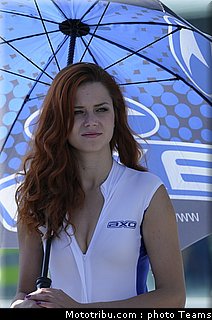 sbk_pitbabe_008_france_magny_cours_2011.jpg