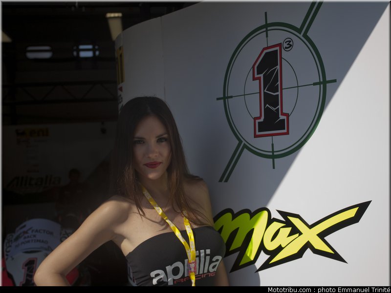 sbk_pitbabe_01_france_magny_cours_2011