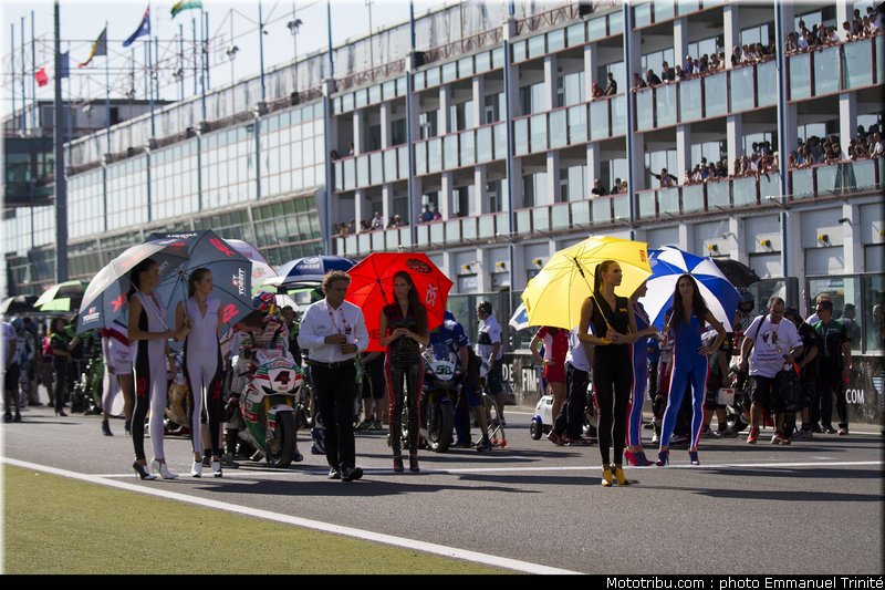 sbk_pitbabe_07_france_magny_cours_2011
