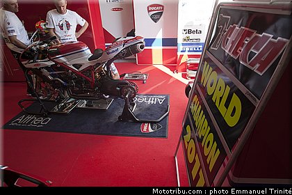 sbk_checa_10_france_magny_cours_2011.jpg