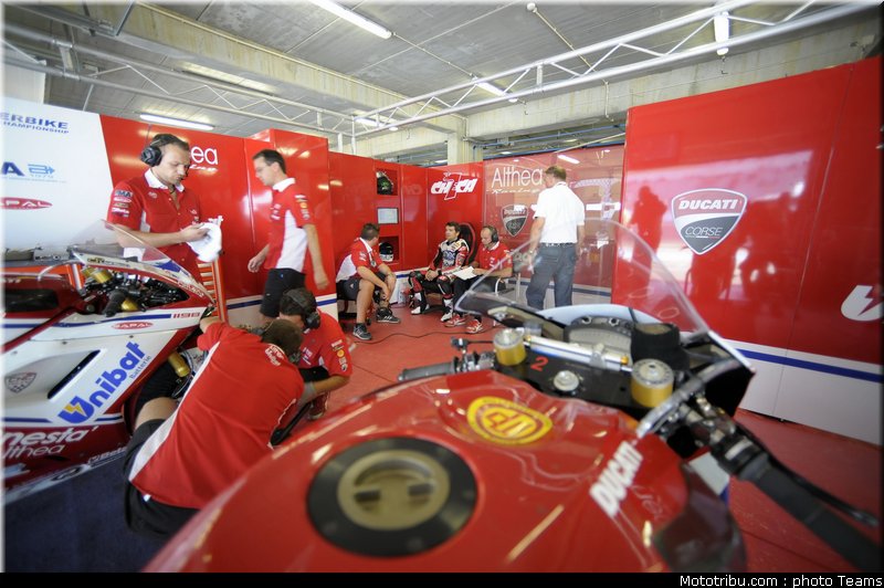 sbk_checa_008_portugal_portimao_2011
