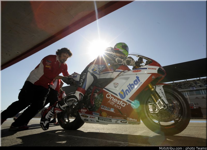 sbk_giugliano_001_portugal_portimao_2011