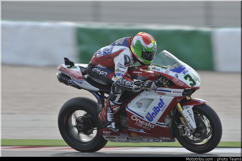 sbk_giugliano_005_portugal_portimao_2011