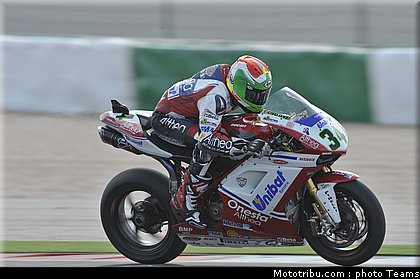 sbk_giugliano_005_portugal_portimao_2011.jpg