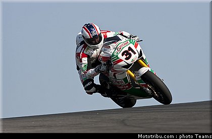 sbk_muggeridge_005_portugal_portimao_2011.jpg