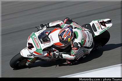 sbk_rea_002_portugal_portimao_2011.jpg