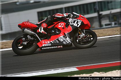 sbk_waters_001_portugal_portimao_2011.jpg
