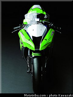 kawasaki_zx10r_team_sbk_2011_nurburgring_2010_02.jpg