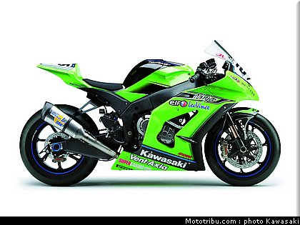 kawasaki_zx10r_team_sbk_2011_nurburgring_2010_05.jpg
