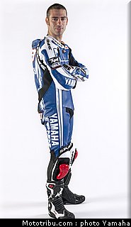 superbike_yamaha_racing_team_004_melandri.jpg