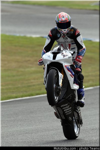 sbk_2011_tests_corser_06
